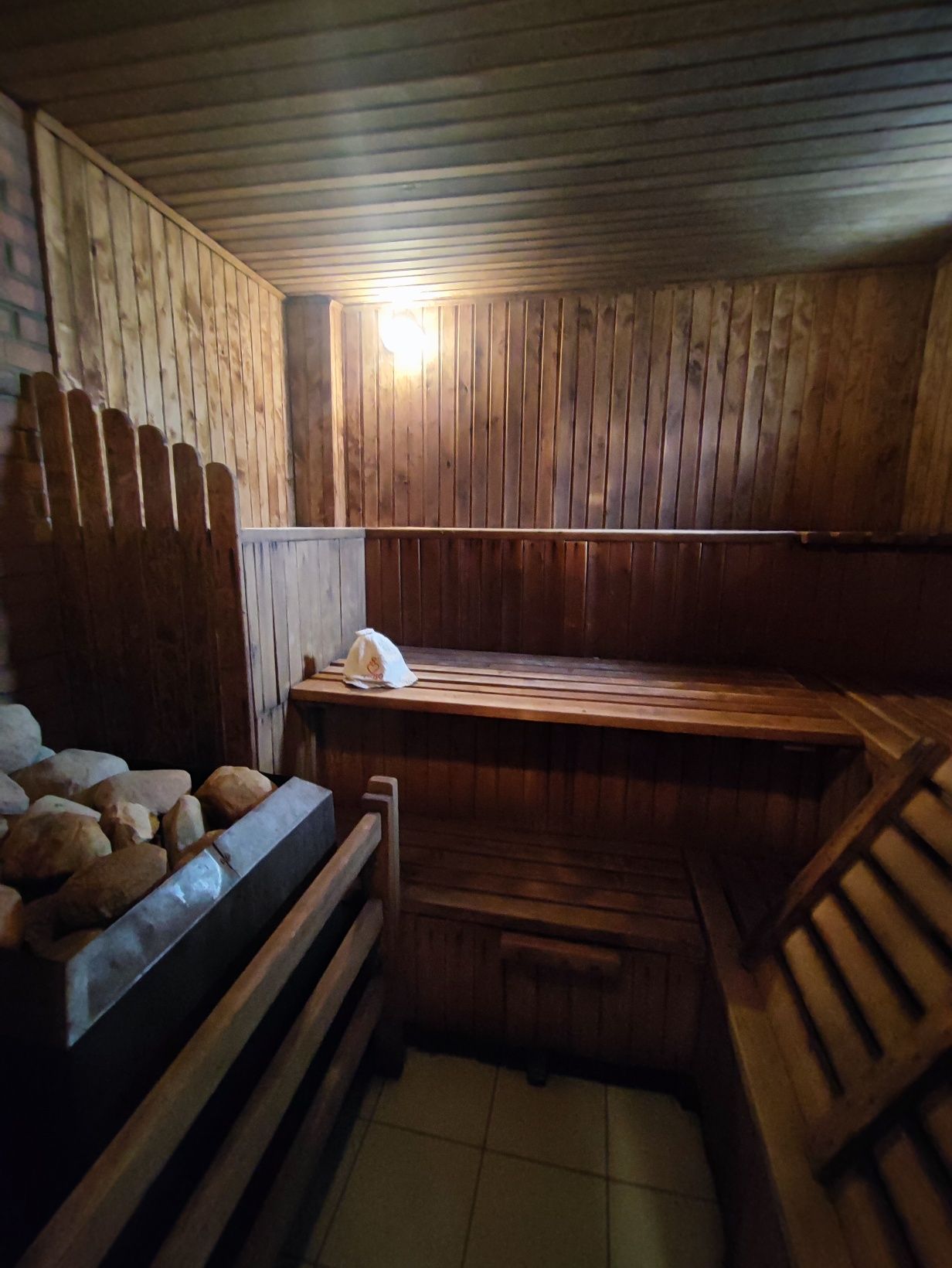 Продаж заміського котеджу з сауною.