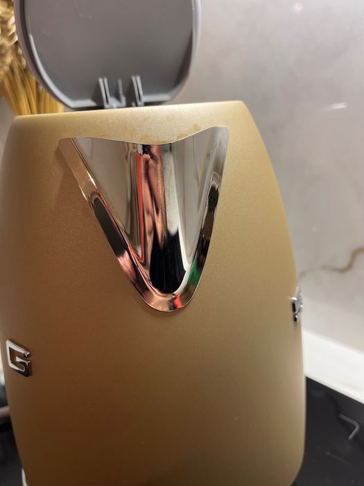Czajnik Smeg 1,7l model KLF03 matowy szampan