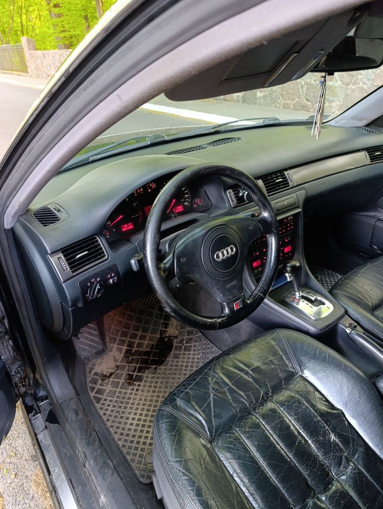 Audi A6 C5 2.8 B+G 193km 1999rok