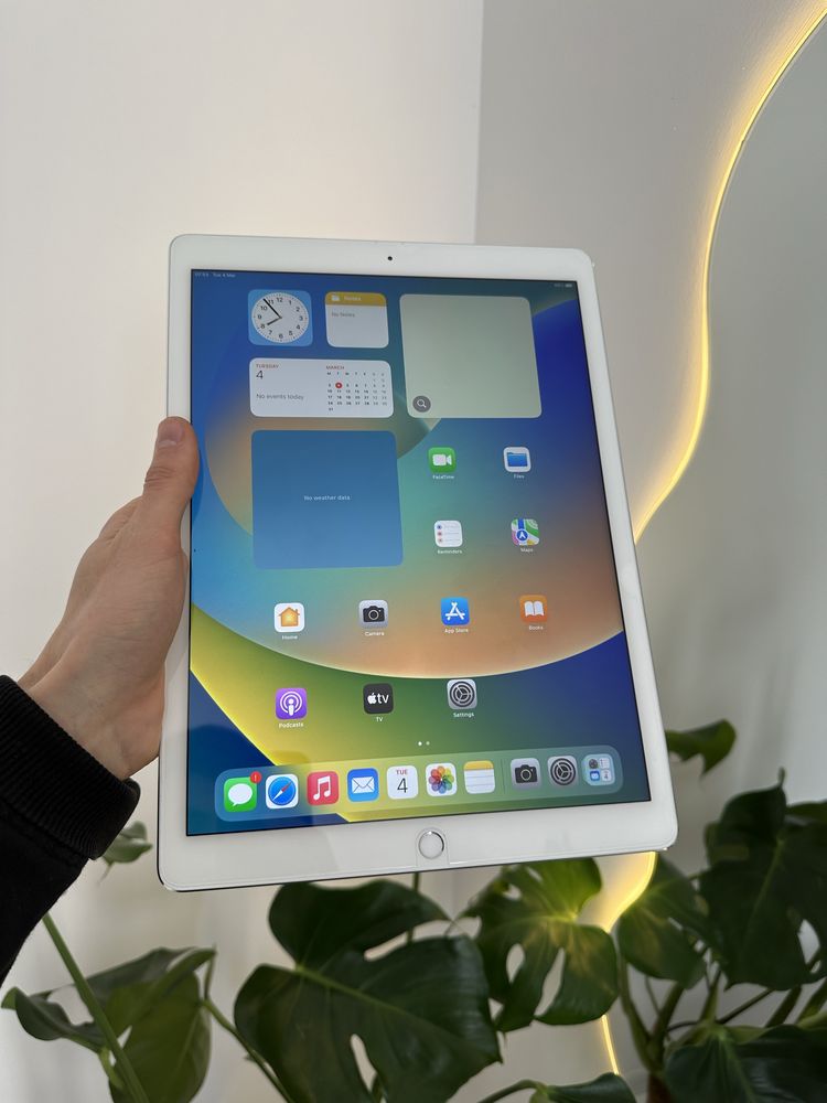Apple iPad Pro 1 gen 12.9" 2015 128gb wifi