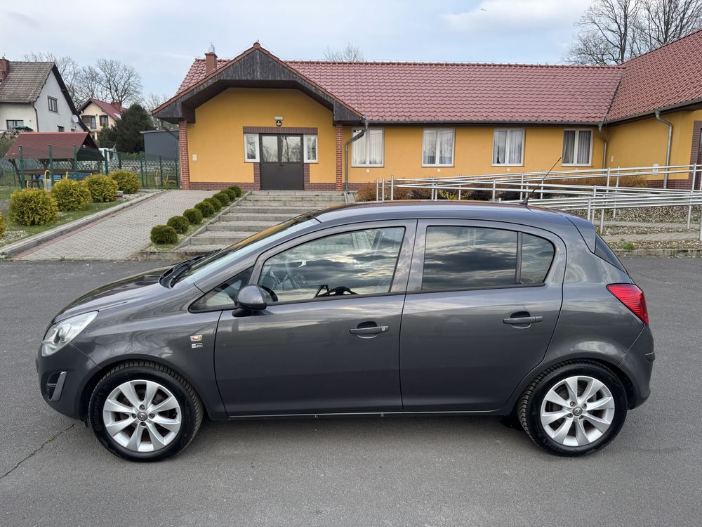 Opel Corsa D LIFT, Grzana Kierownica, Skóry, Nowe Opony, Jak Nowy
