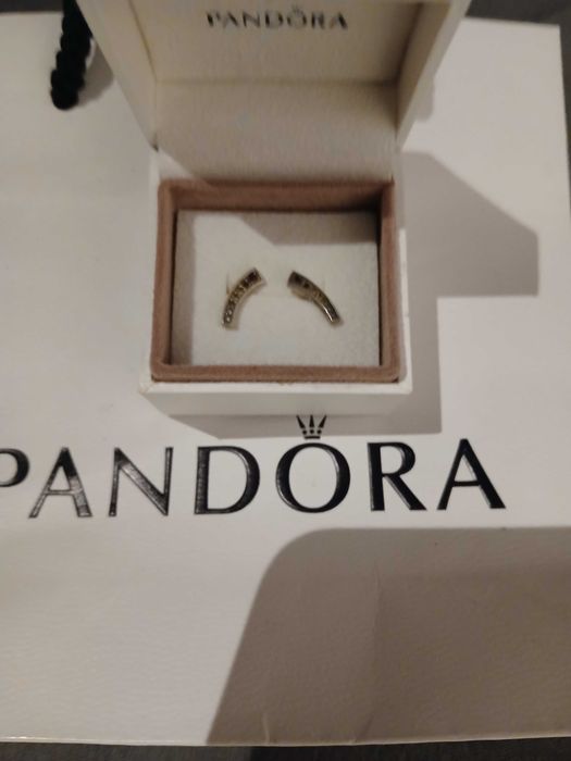 Brincos de prata com zirconias