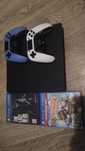 PS 4  SLIM 500 GB, +2 pady + 2 gry + kabel zasilający
