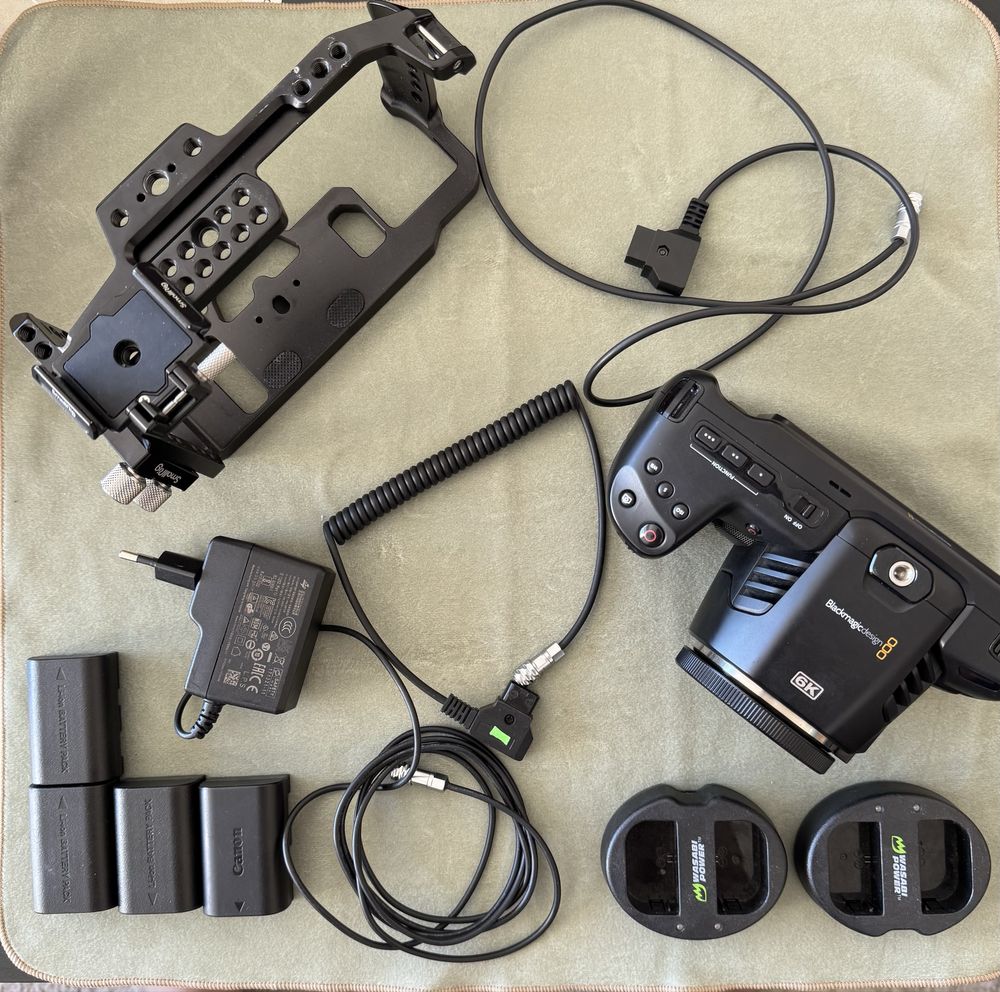 Blackmagic pocket cinema camera 6k + cage smallrig e acessórios