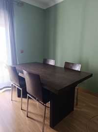 Vendo mesa de sala de jantar em "wengué"  c/4 cadeiras