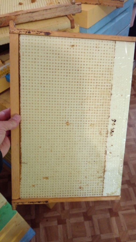 Рамки пчелинные на 300