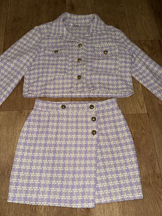 Твідовий костюм ніжно лавандового кольору