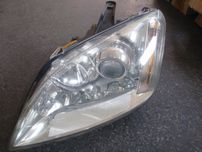 Ford C-MAX 03-06 lampa ksenon lewa przednia
