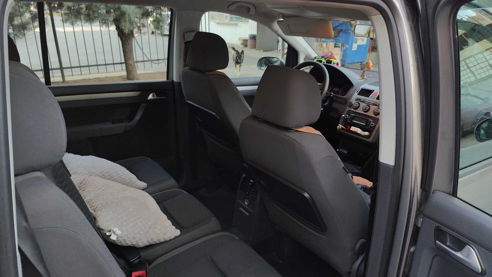 Volkswagen Touran 2009 р. • 2.0 TDI • Автомат