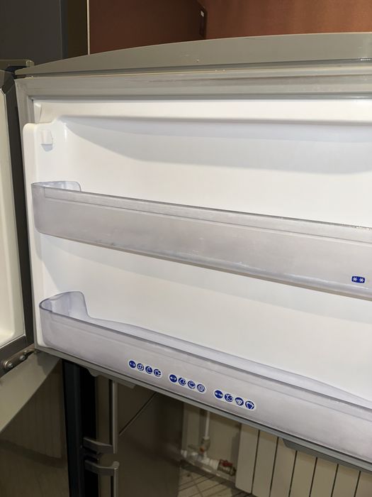 Холодильник Whirlpool ARC 4138IX