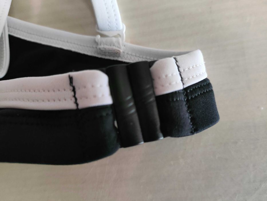 świetna góra od stroju kąpielowego ADIDAS super stan