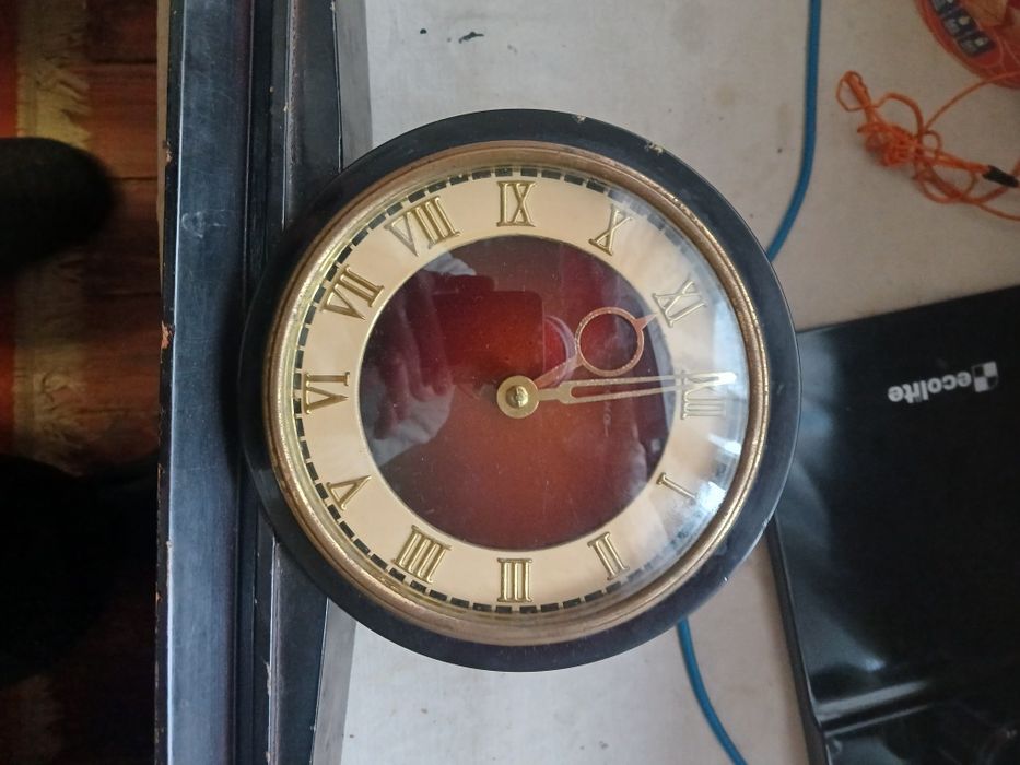 Камінниє часи настольниє бу