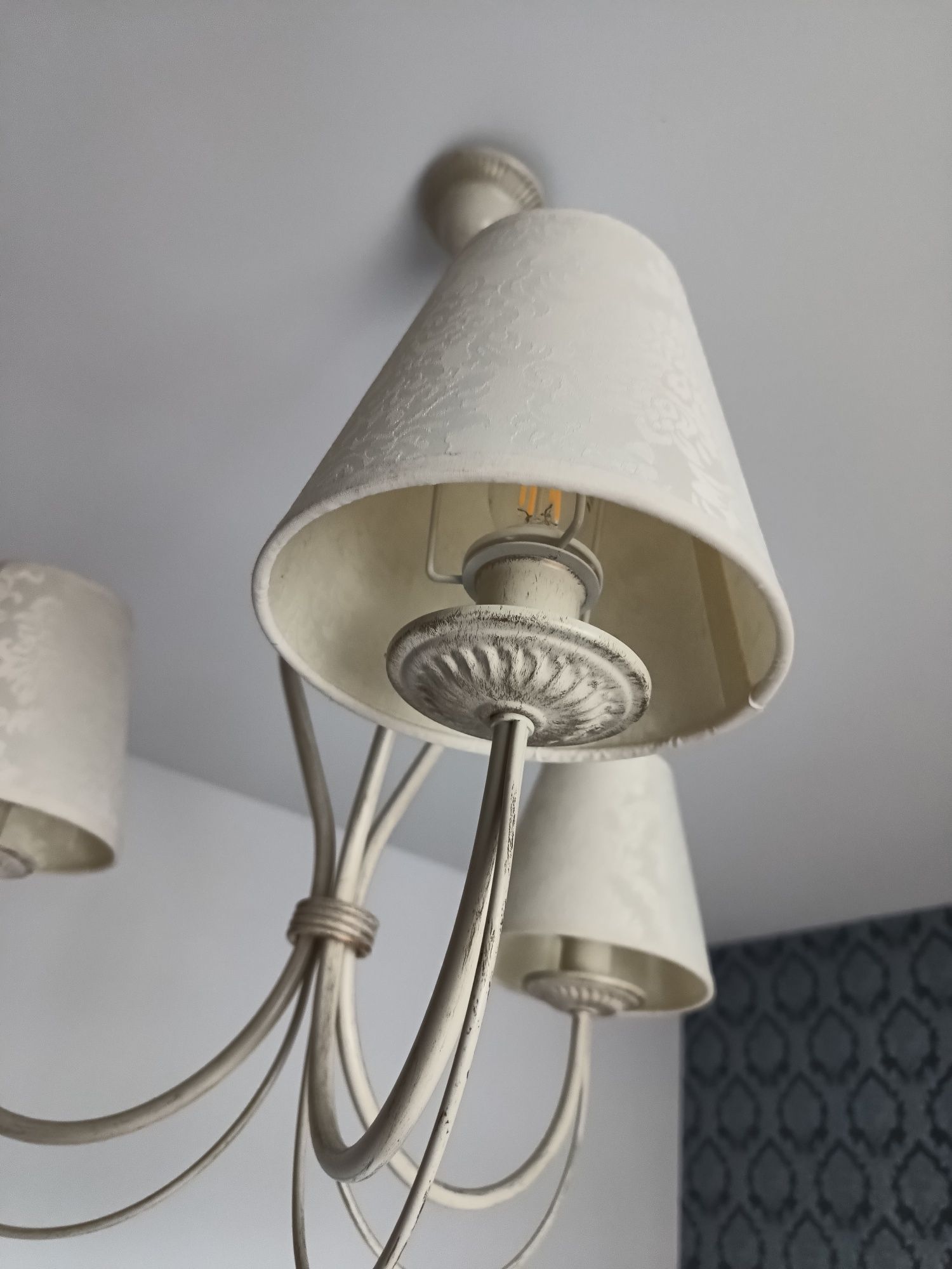 Lampa żyrandol w stylu retro potrójna