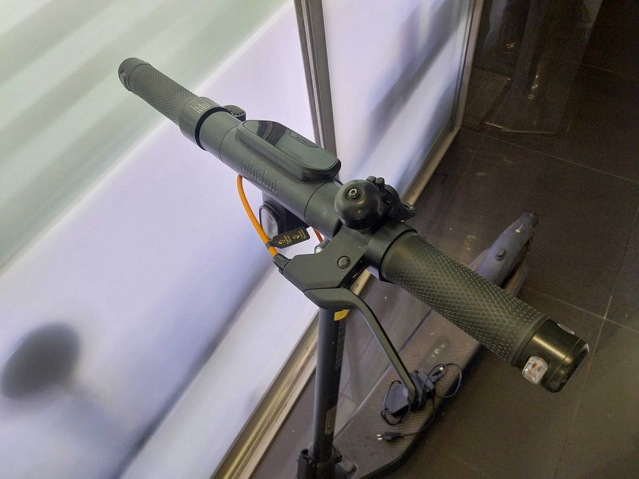 Hulajnoga elektryczna SEGWAY E2 PRO 350W 35KM 10" CZARNY