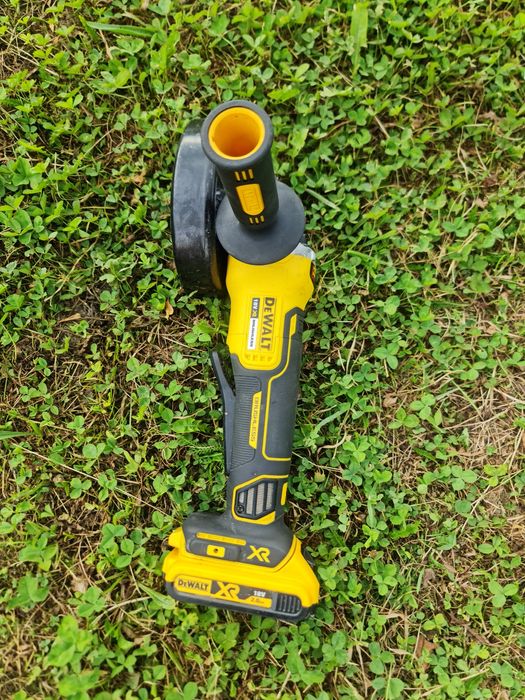 Продам болгарку dewalt dcg 406