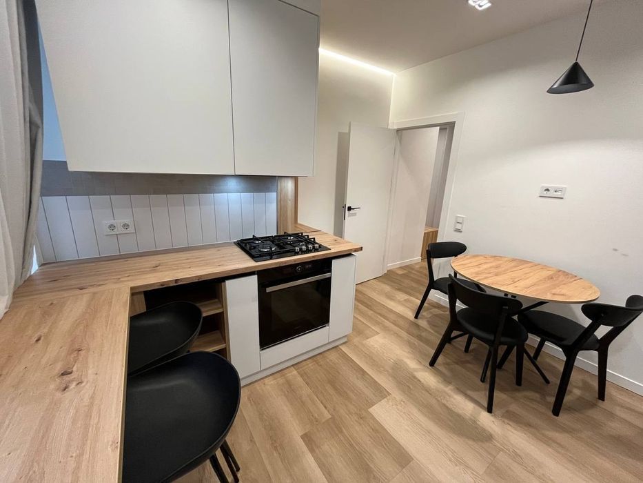 Здається 2кімн. Новобудова з терасою та паркінгом  паркова зона