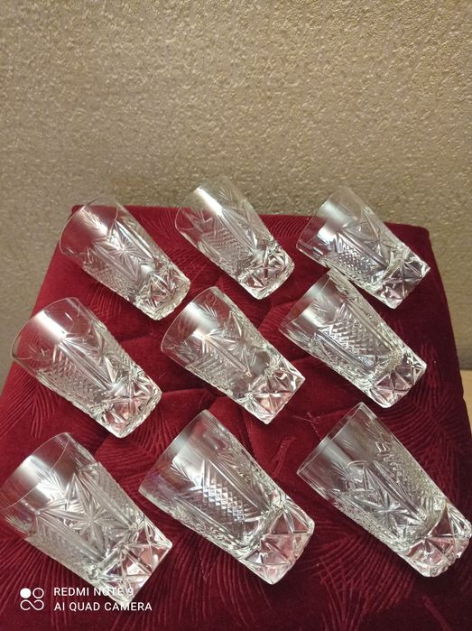 Продаю набір кришталевих чарочек та фужерів.