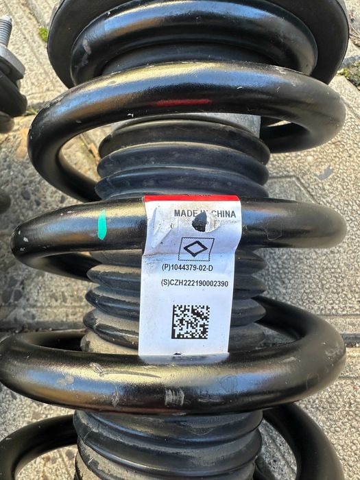 Продам оригінальні амортизатори до Tesla Model 3