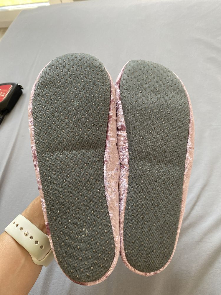 NOWE. miękkie kapcie 35