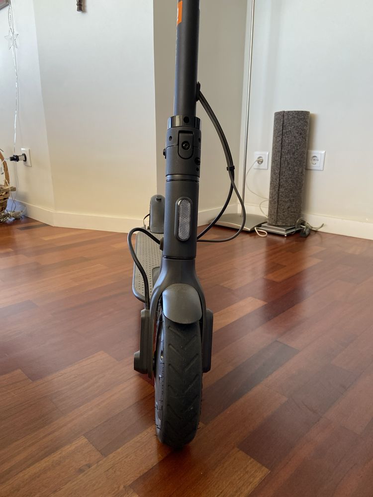 trotinete Xiaomi Electric Scooter Essential