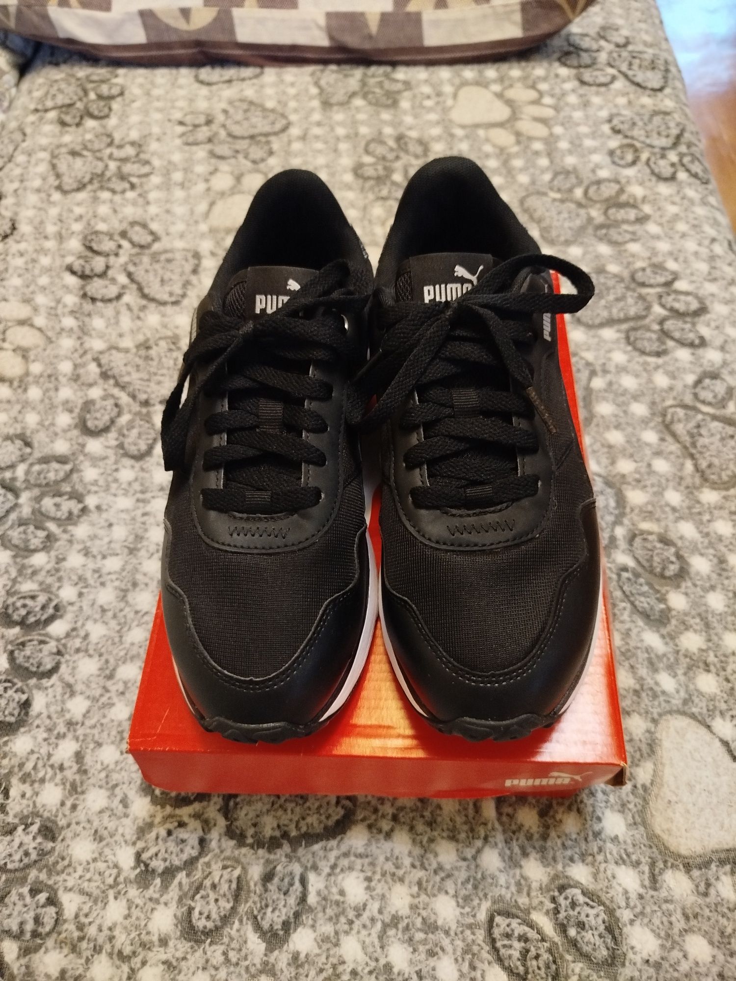 Кроссовки R78 Voyage Astro Trainers 38,5 лёгенькие.на 24.5 см