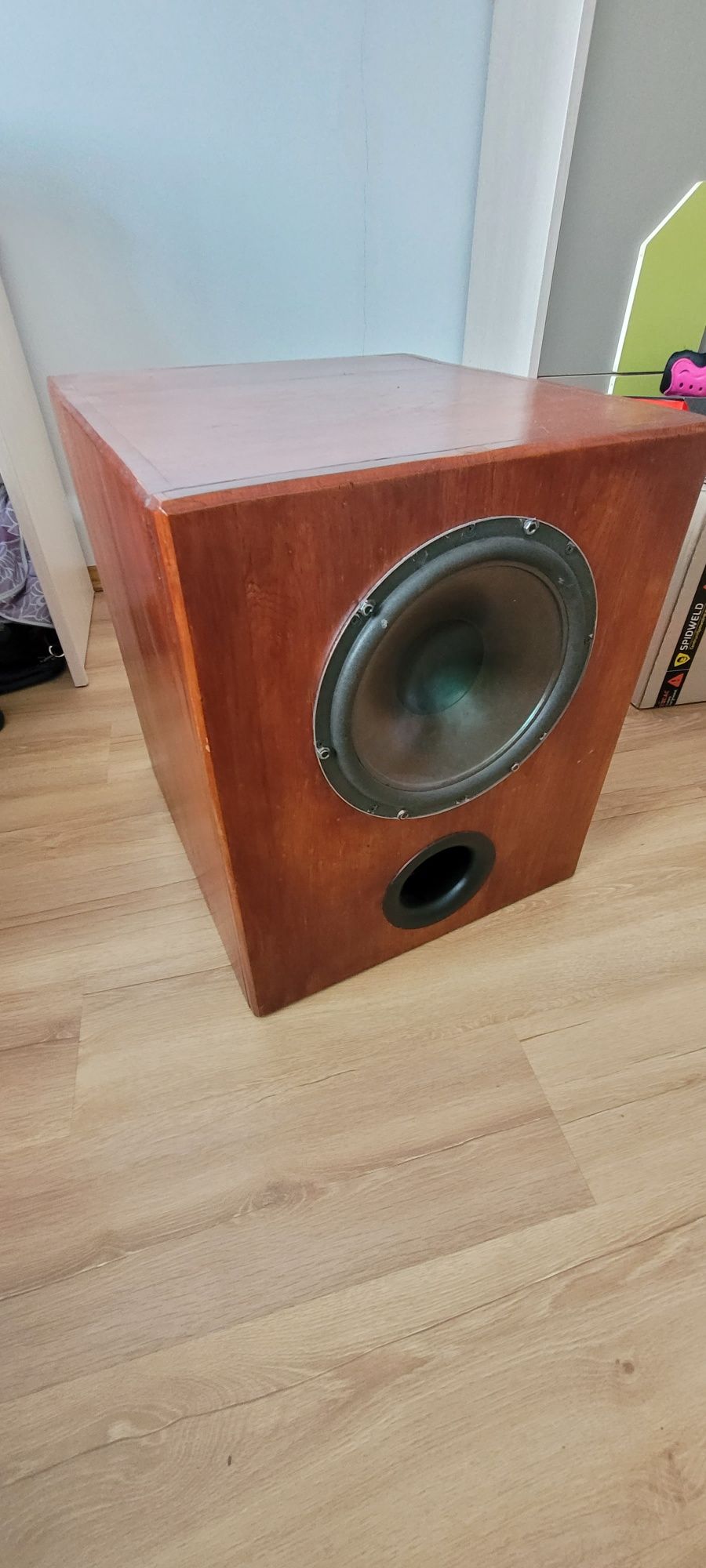 Subwoofer głonśnik aktywny