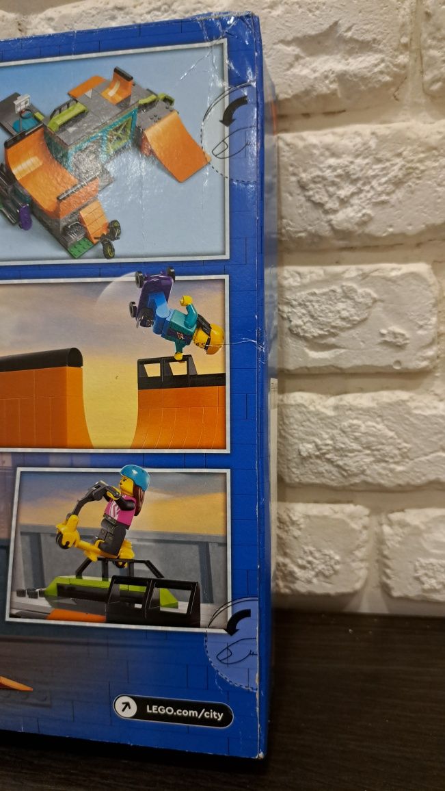 Конструктор LEGO City Уличный скейтпарк