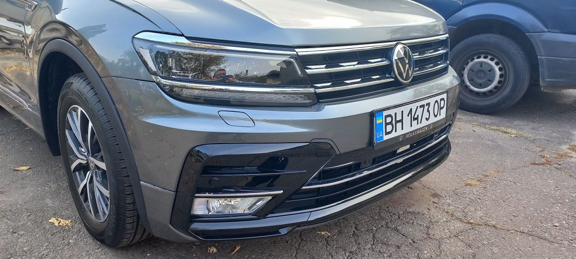 Бампер Voltswagen Tiguan R-Line фара Фольксваген Тигуан