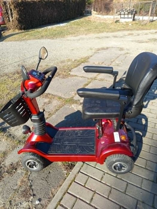 Skuter inwalidzki akumulatorowy nie używany.