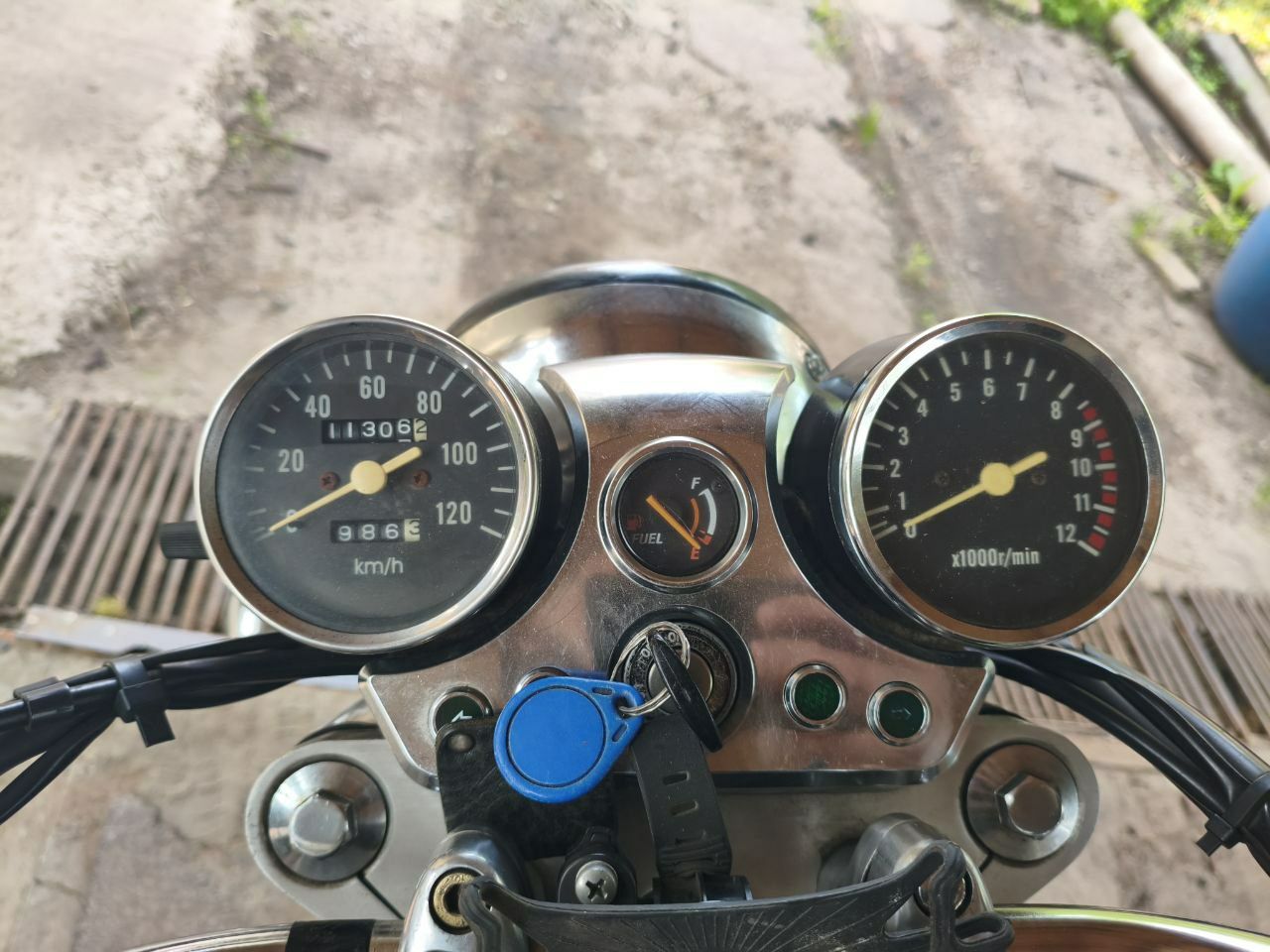 Чоппер, круизер Hyosung GV250 Aquila, вешка