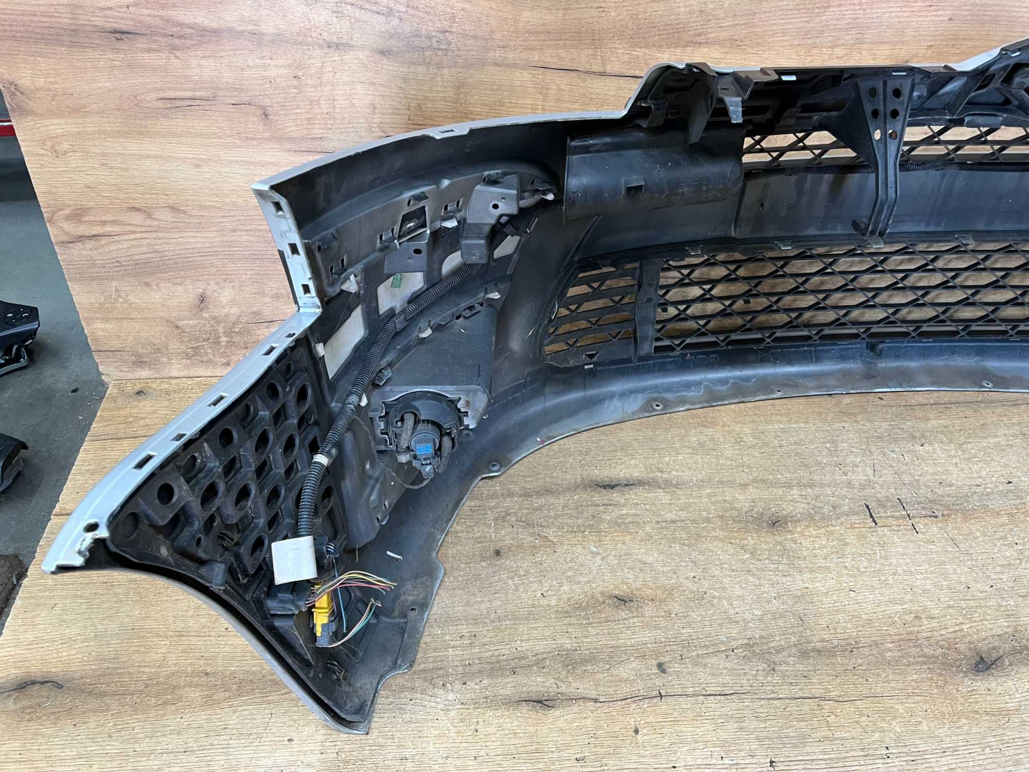 Zderzak przedni Citroen C4 Picasso kolor ezrc