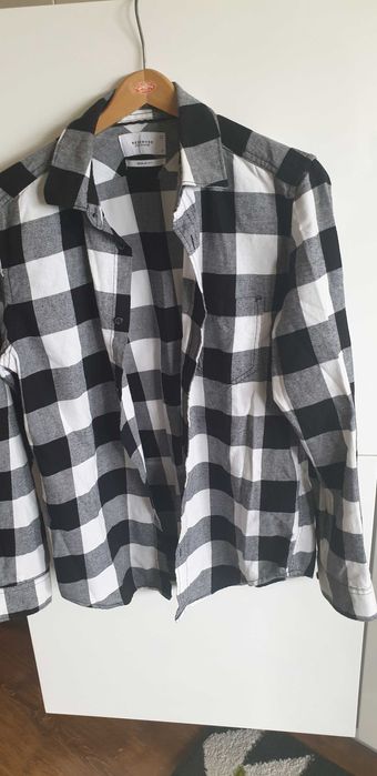 Koszula w biało -czarną kratę super materiał, bardzo elegancka.