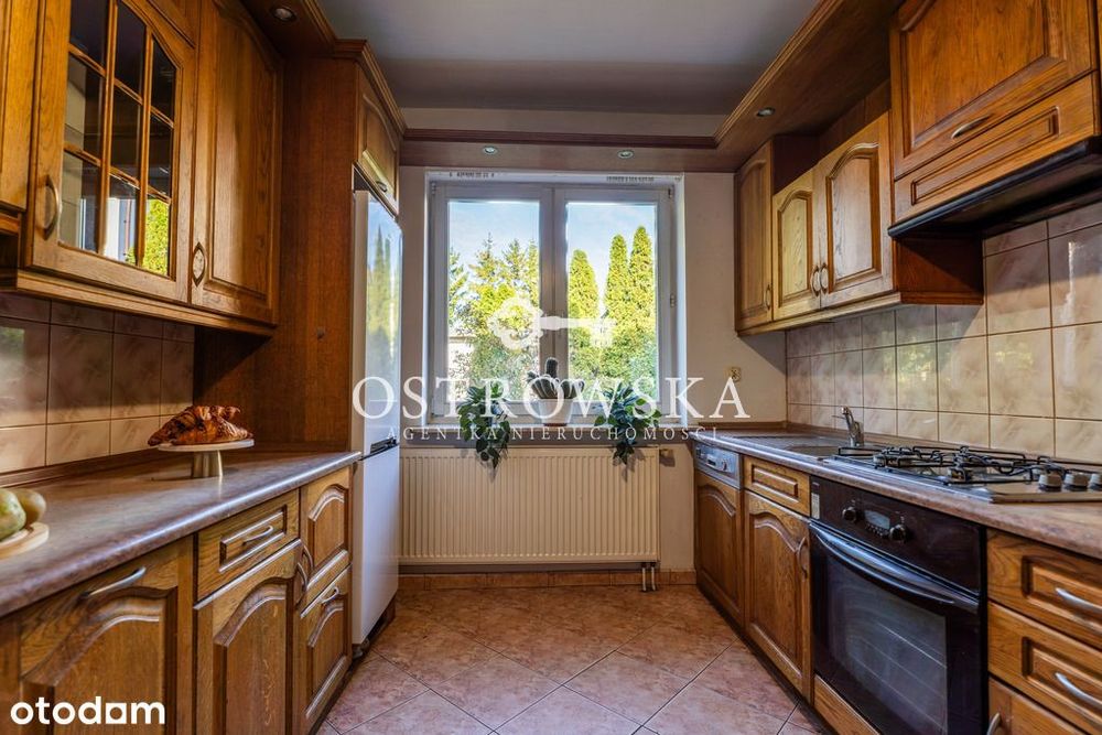 Dom w zabudowie bliźniaczej blisko centrum