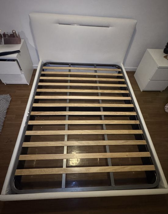 Cama Estofada + Estrado - 190x140