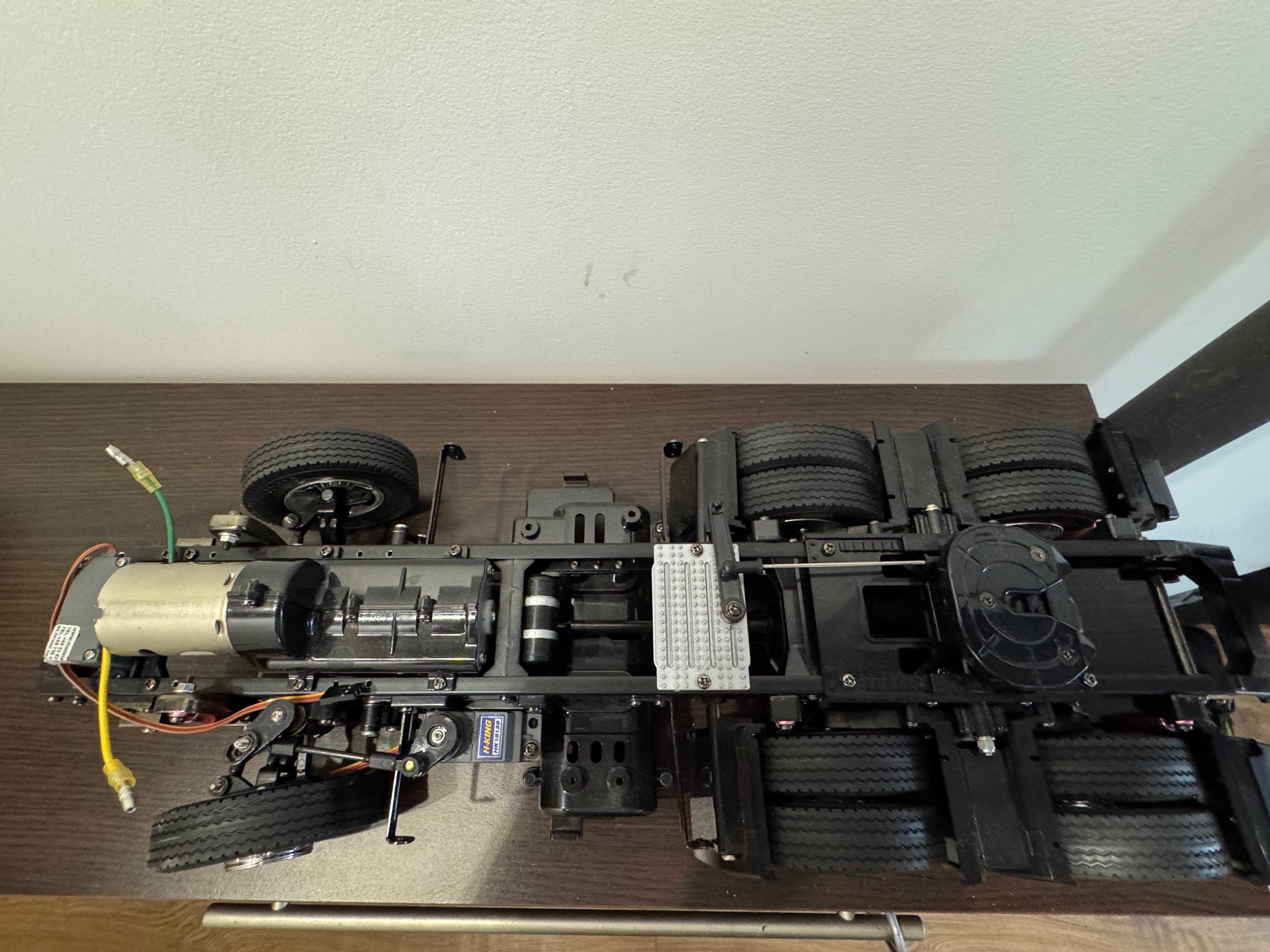 Tamiya Scania R620, MFC-03, Turnigy 9x, Ładowarka do dokończenia