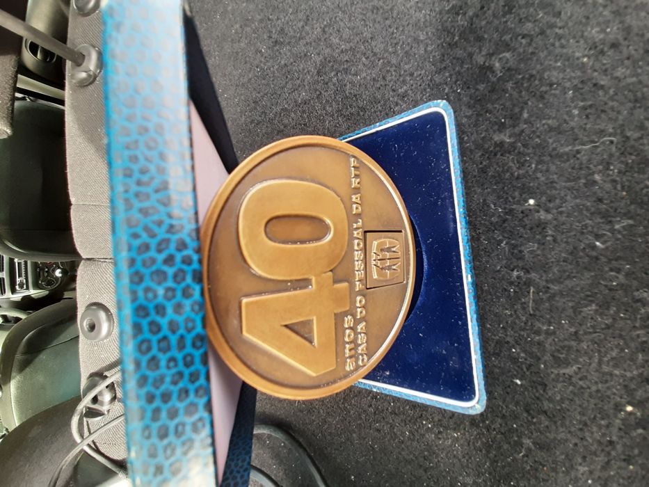 Medalha 8cm antiga com caixa faço entrega domicílio