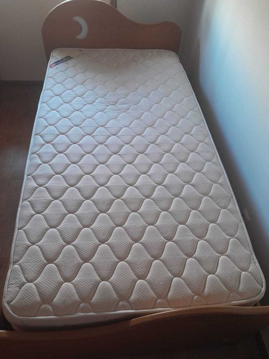 Excelente Oportunidade: um quarto alegre e confortável