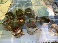 Stare szklanki w metalowych „koszczykach” z PRL