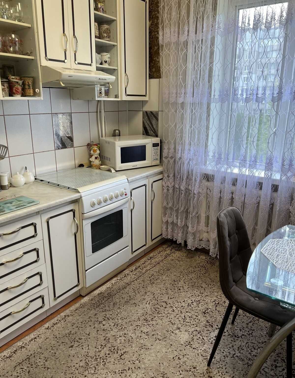 ТЕРМІНОВИЙ ПРОДАЖ 3 к квартира Озерна  меблі техніка ХОРОШИЙ ТОРГ