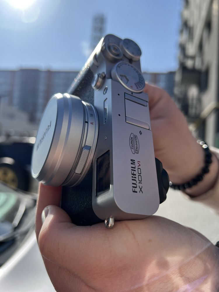 Fujifilm X100VI Digital Camera В наявності