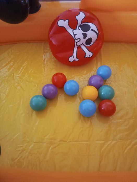 Barco Insuflável Pirata para crianças