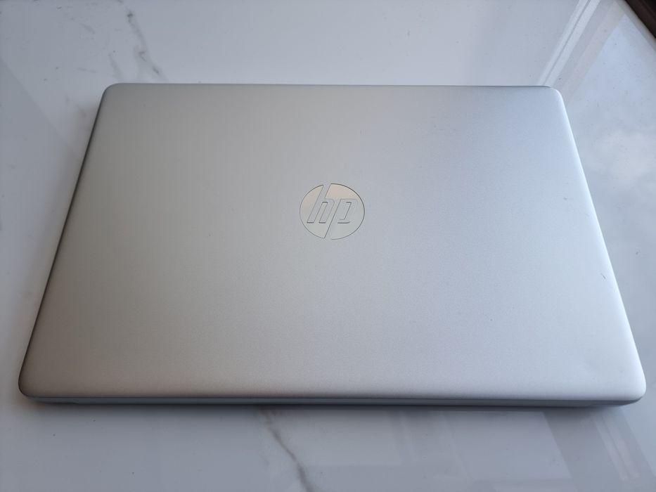 HP  / Core i3-1125G4  / RAM 8gb / FHD