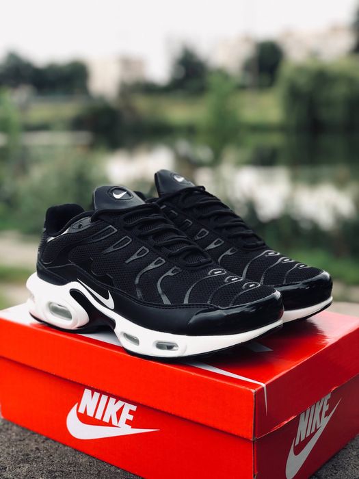 Чоловічі кросівки Nike Air Max TN Plus Black/White Кроссовки Найк тн