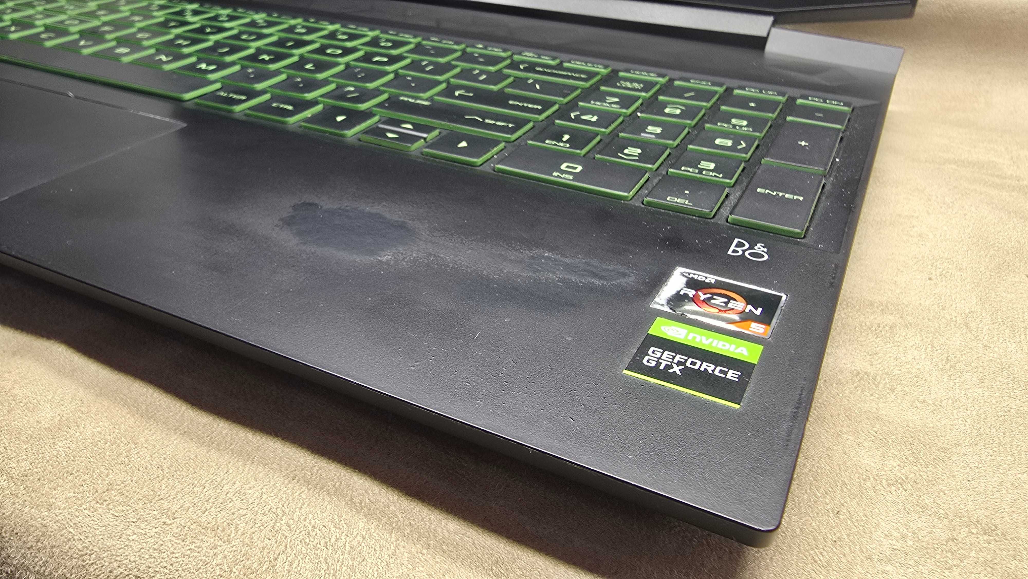 Laptop HP 15-EC0047NW 15.6" IPS R5-3550H 8GB  512gb ssd GeForce1650