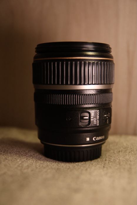 Canon EF-S 17-85mm f/4-5.6 IS USM