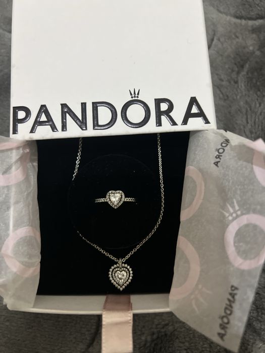 Conjunto de anel e colar pandora