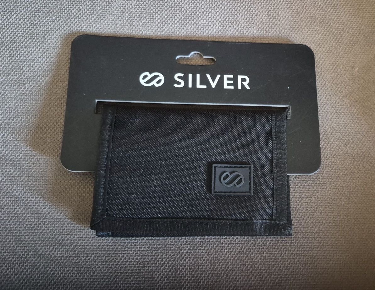 Carteira Silver nova