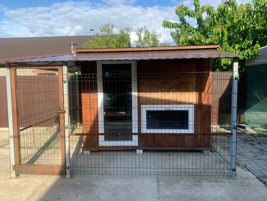 Волєр для собаки