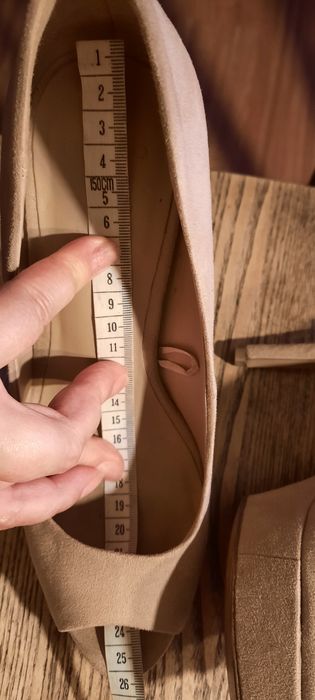 Szpilki, pantofle, buty na obcasie beżowe Mango roz.39