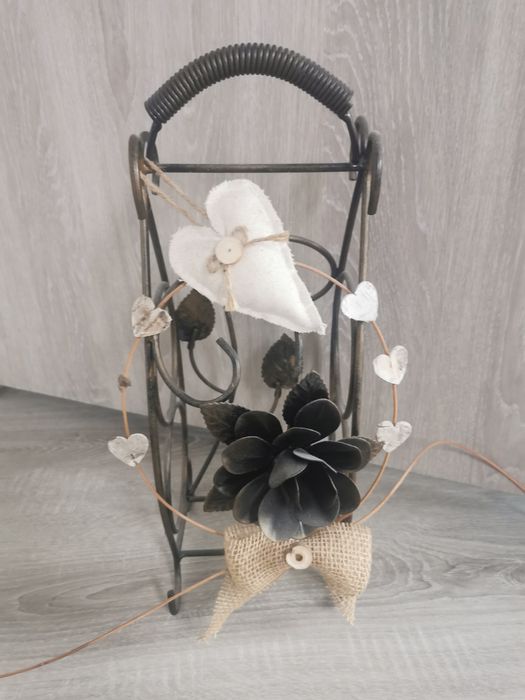 Stojak metalowy na gazety